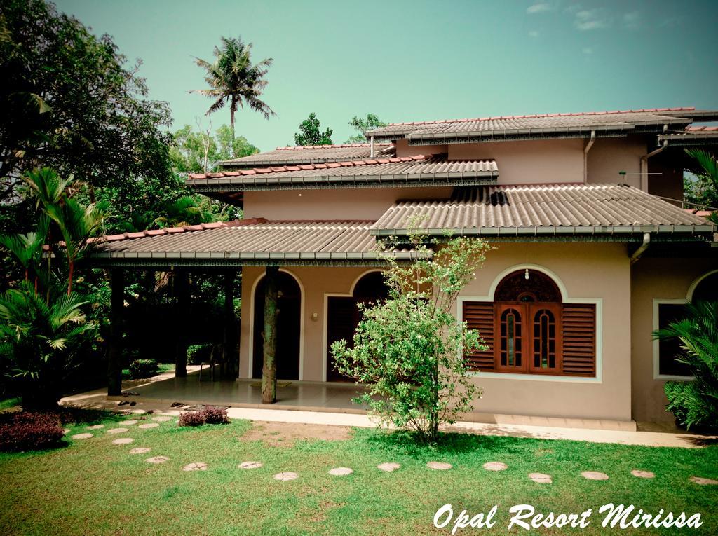 Opal Mirissa Villa Bagian luar foto