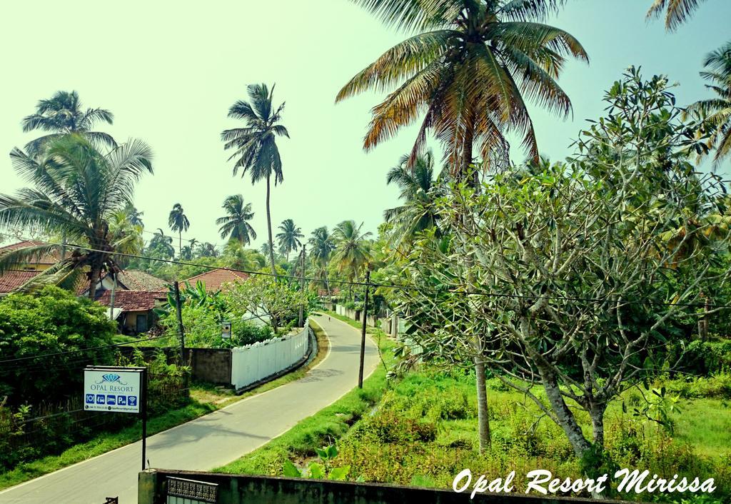 Opal Mirissa Villa Bagian luar foto